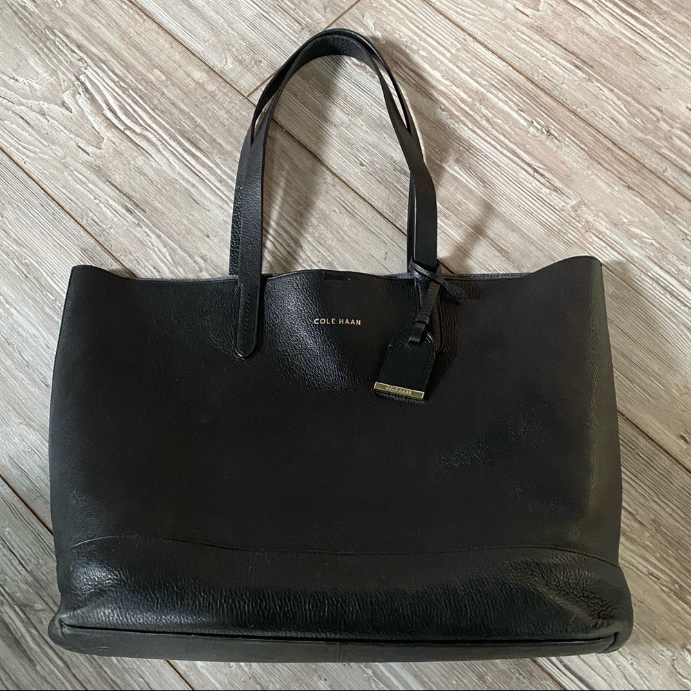 GREAT CONDITION COLE HAAN TOTE.